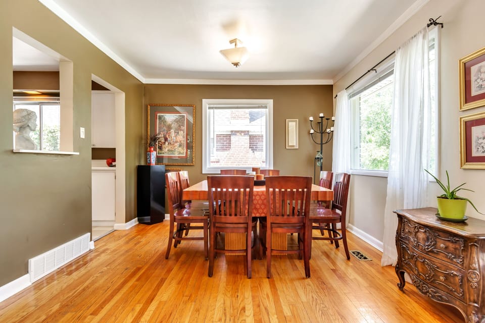 The large dining room will easily seat your whole group