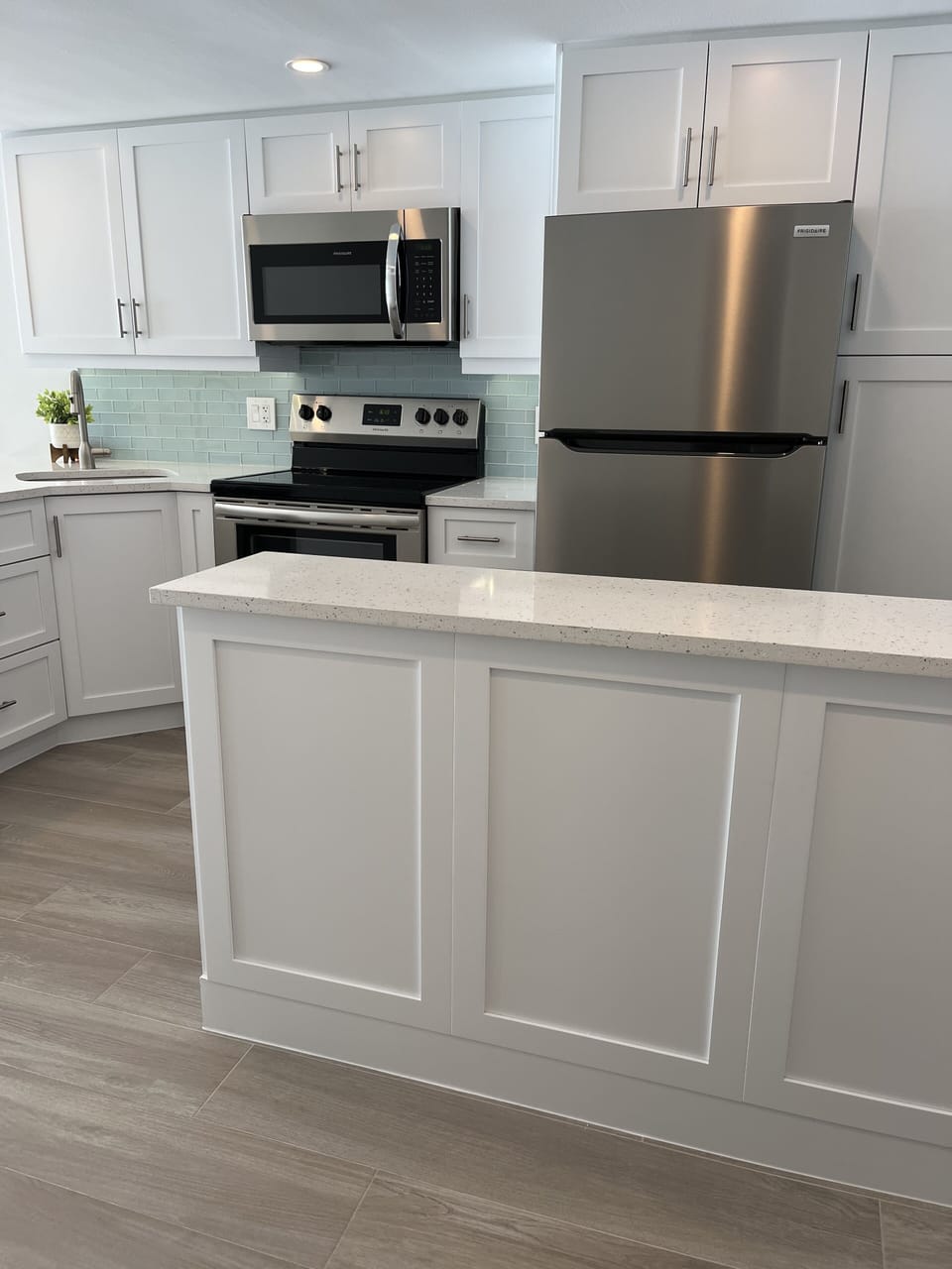 Custom kitchen - Keurig, blender, toaster, pots & pans.