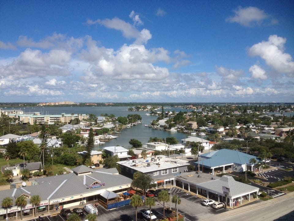 East View over local shops, restaurants and intercoastal waterway