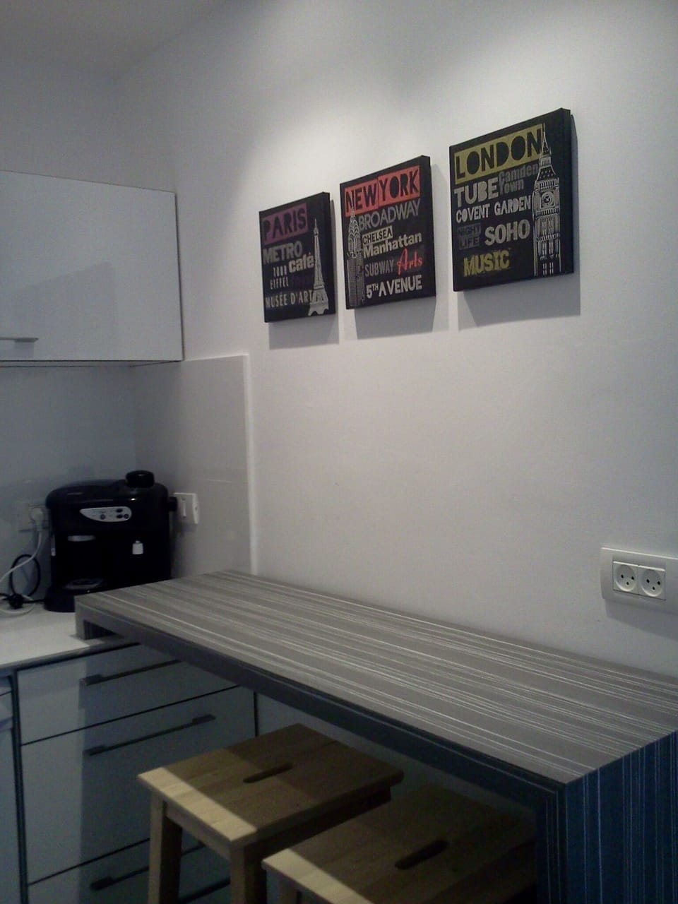 breakfast bar 