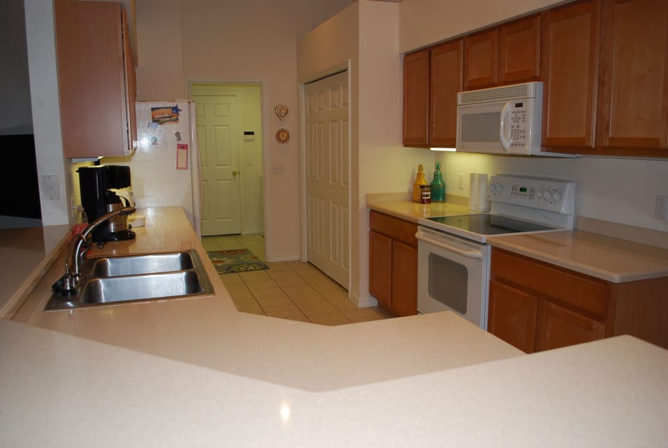 Fully equipped kitchen.