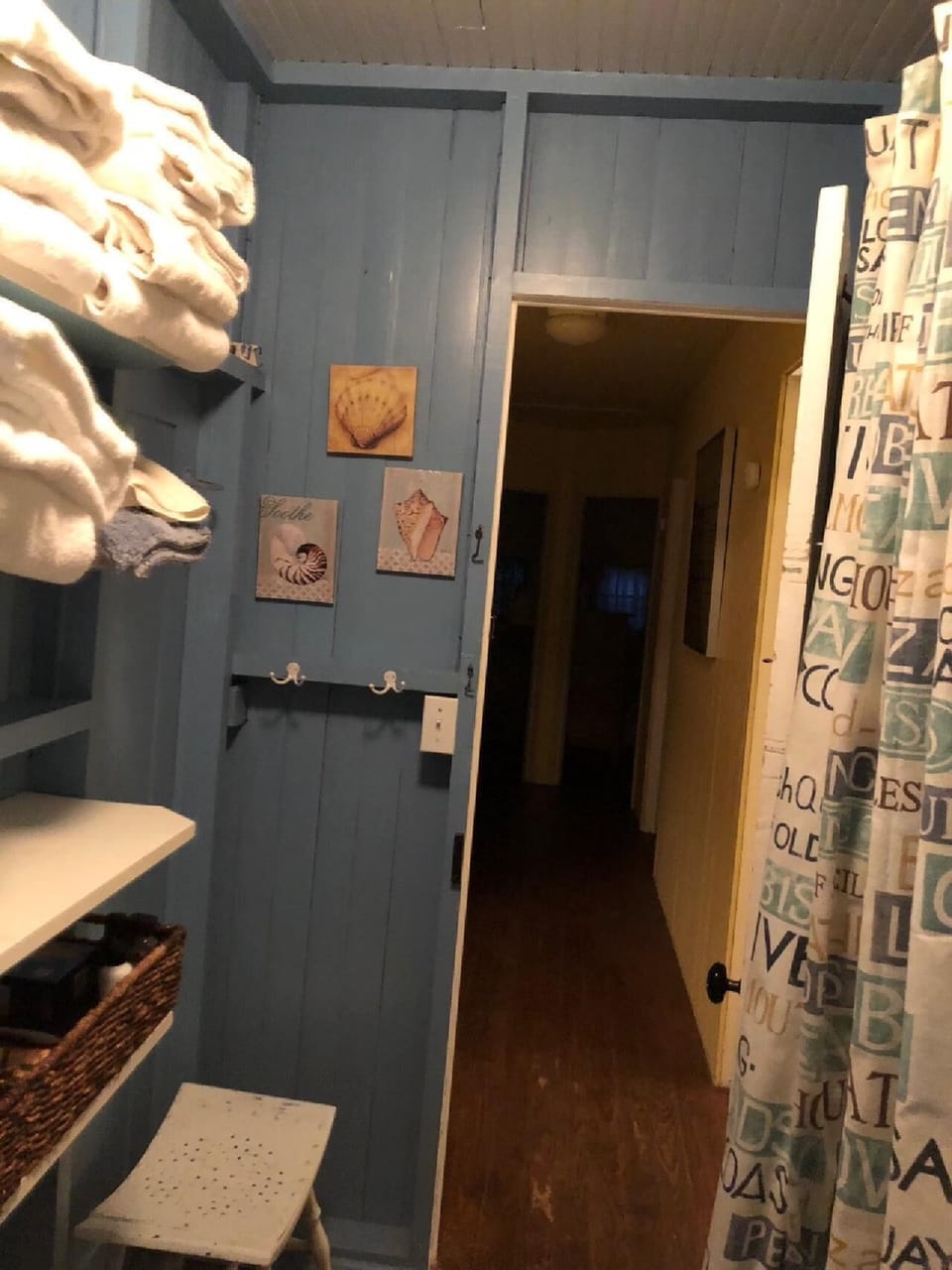 upstairs bathroom 
picture 2