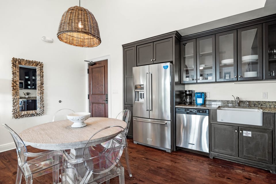 Chef's Kitchen - Stainless Steel Appliances
