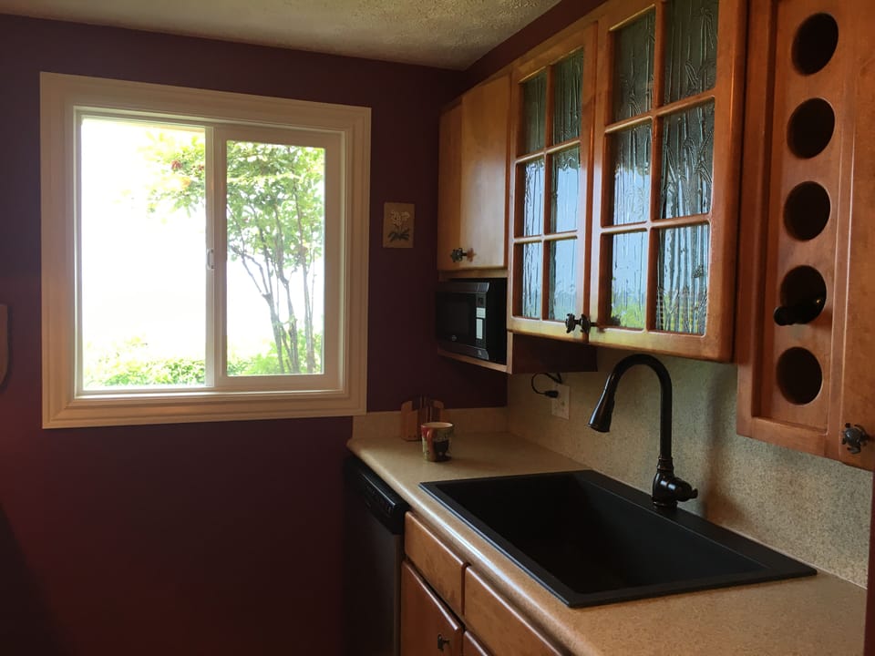 updated kitchen with purified water to drink.