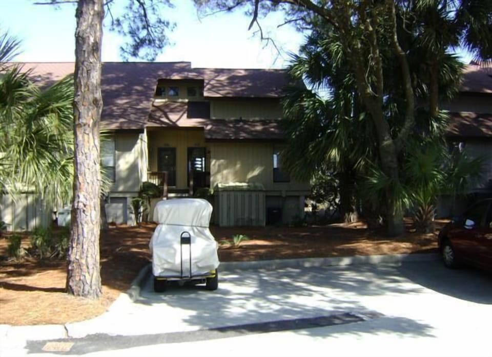 View of the front of the villa.
