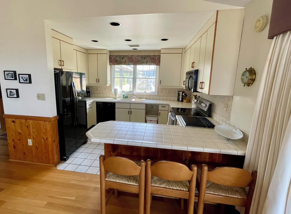 Well equipped kitchen