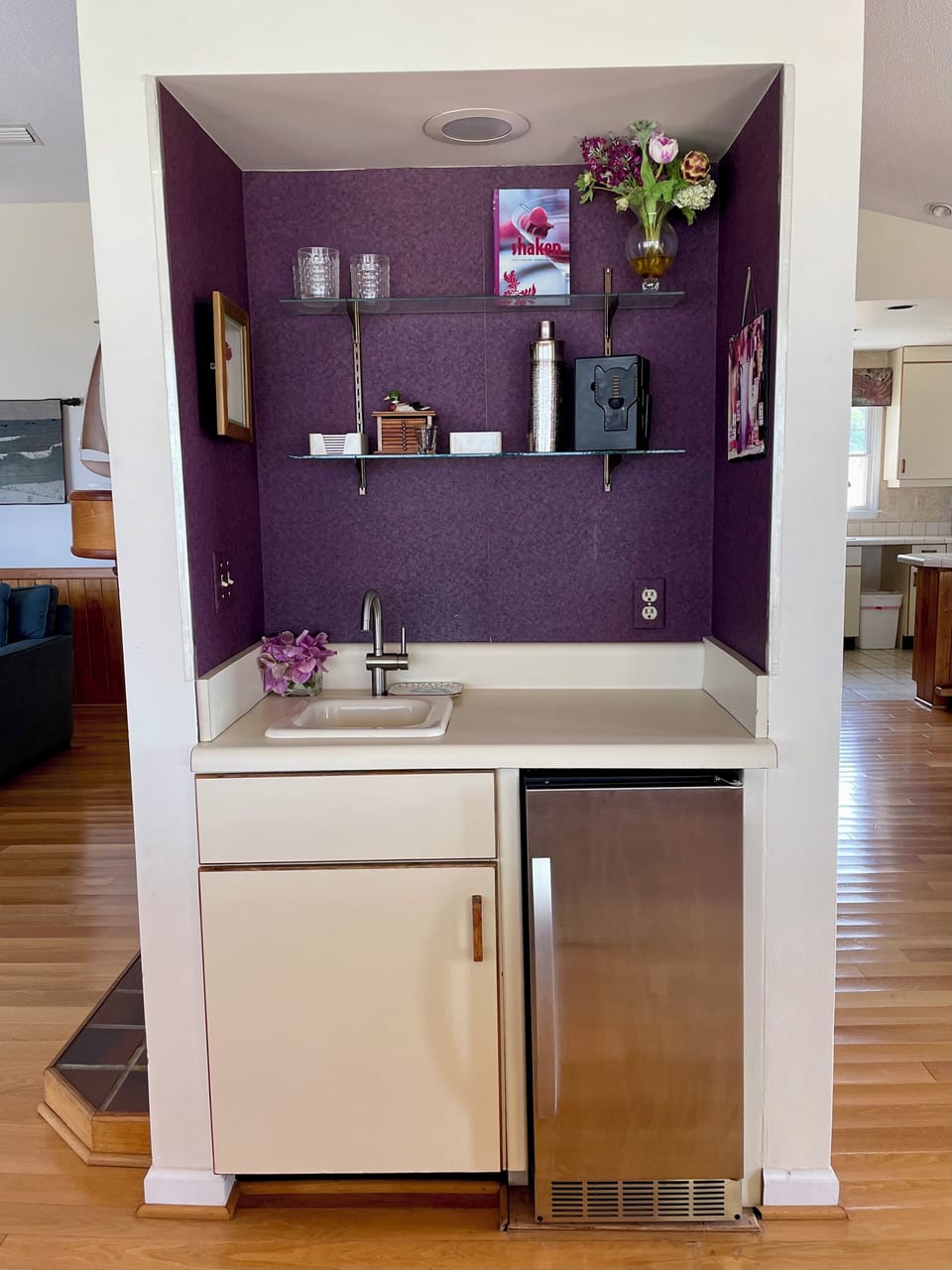 The bar with ice maker