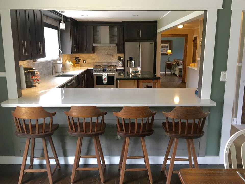 Great area for the kids to come in and eat..while staying out of the kitchen.