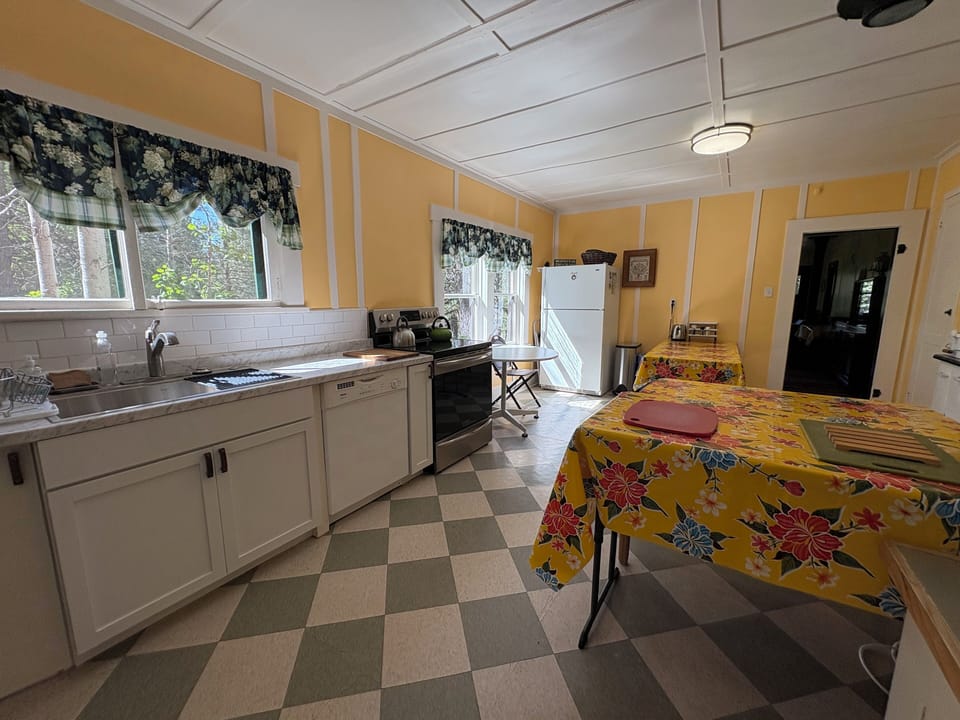 When we host workshops this kitchen has plenty of space for food prep & service