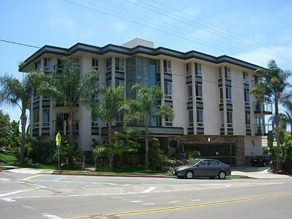 building on Genter & Girard