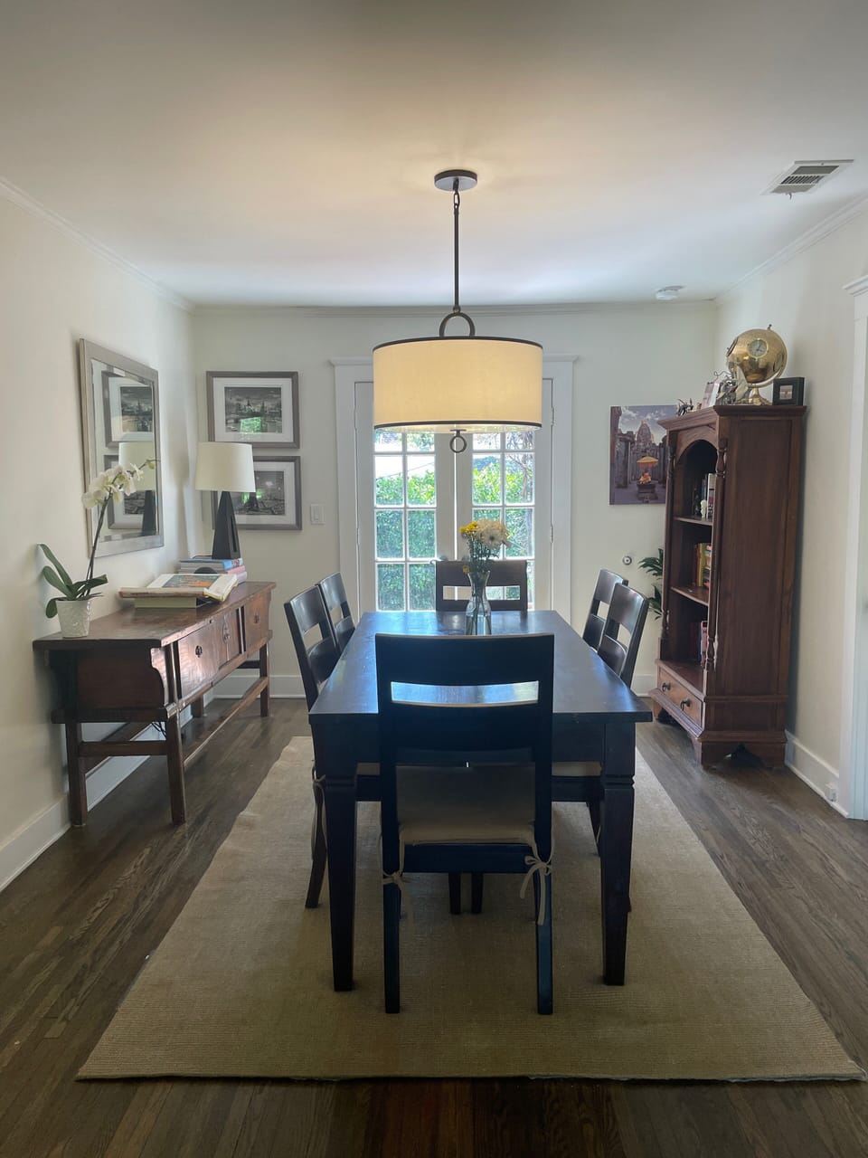 dining room if you want to eat inside or...