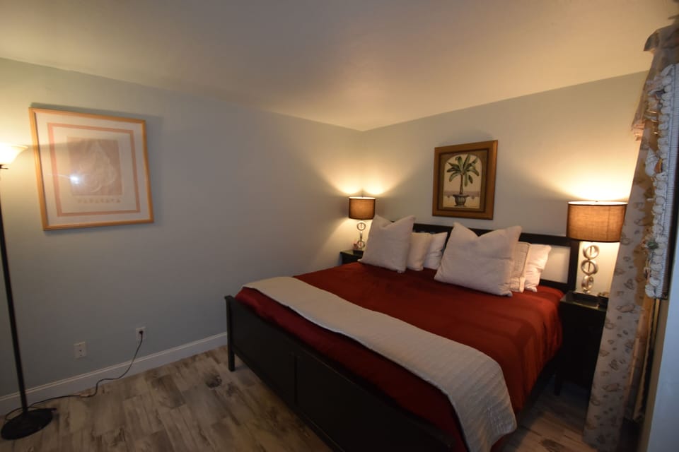 master bedroom new flooring new memory foam king mattress