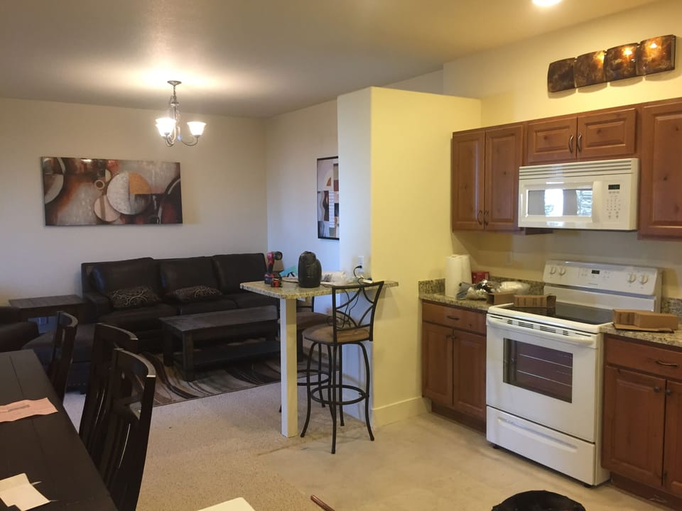 Breakfast Nook between rooms is perfect for morning coffee