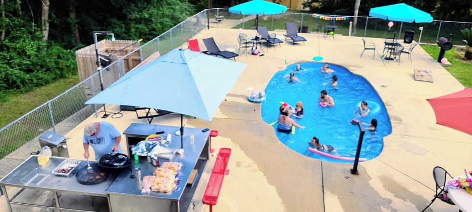 Amenity #1 - Swimming Pool & Grilling Area :)