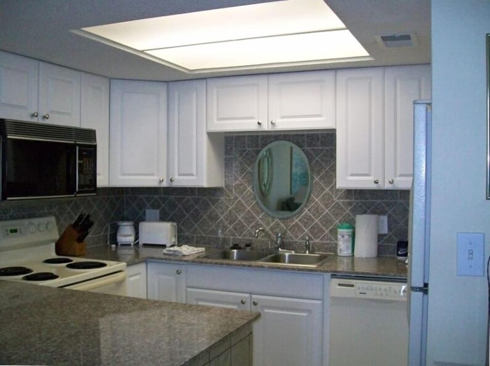 Remodeled Efficient Kitchen with all tools