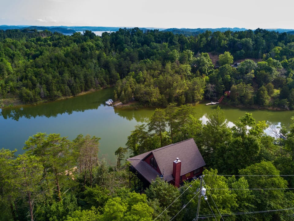 Douglas Lake Front Cabin "Smoke on the Water" - Lake Front Setting