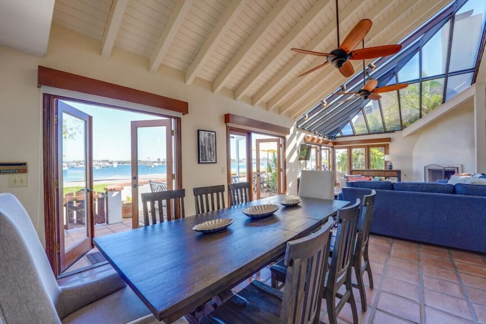 Formal dining area
