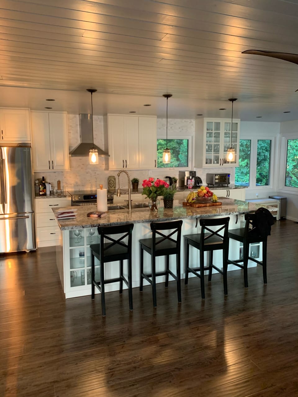Gourmet kitchen