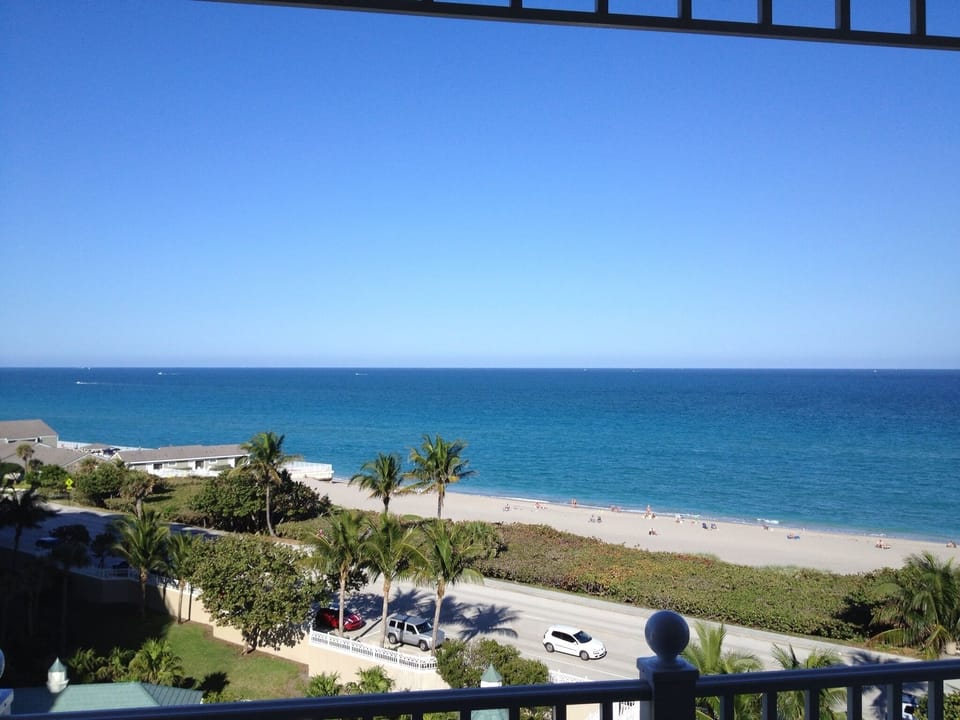 Jupiter beach - a 200 yard walk. THIS IS NOT THE VIEW FROM THE UNIT.