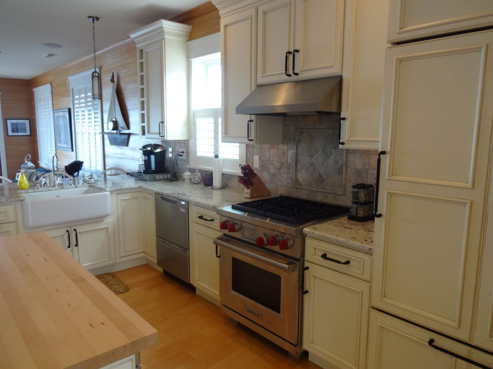 Gourmet kitchen