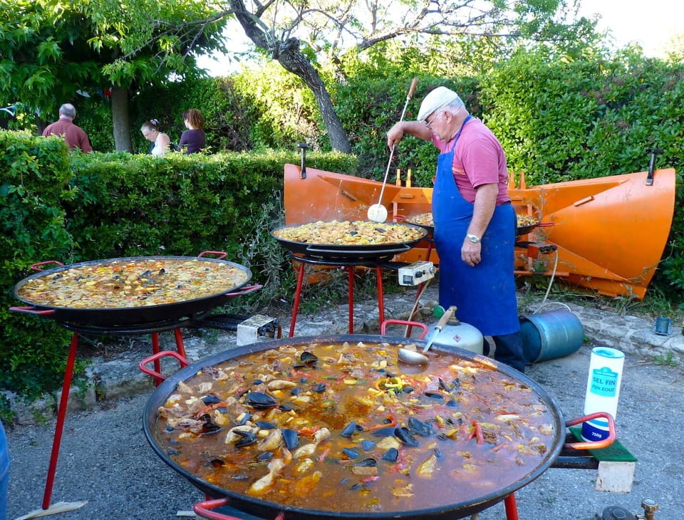 Paella at the Saignon fete