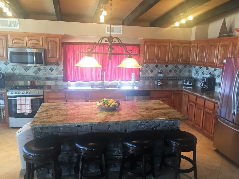 Kitchen completely remodeled w granite counter tops, stainless steel appliances