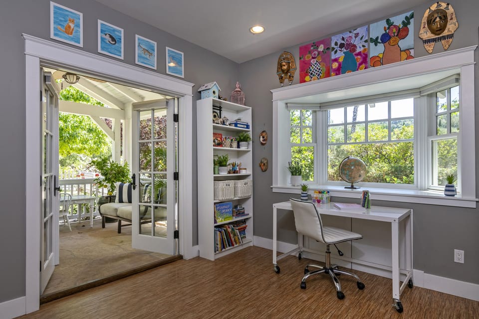 Office with Printer and 5G internet Speed and Private Porch to work.