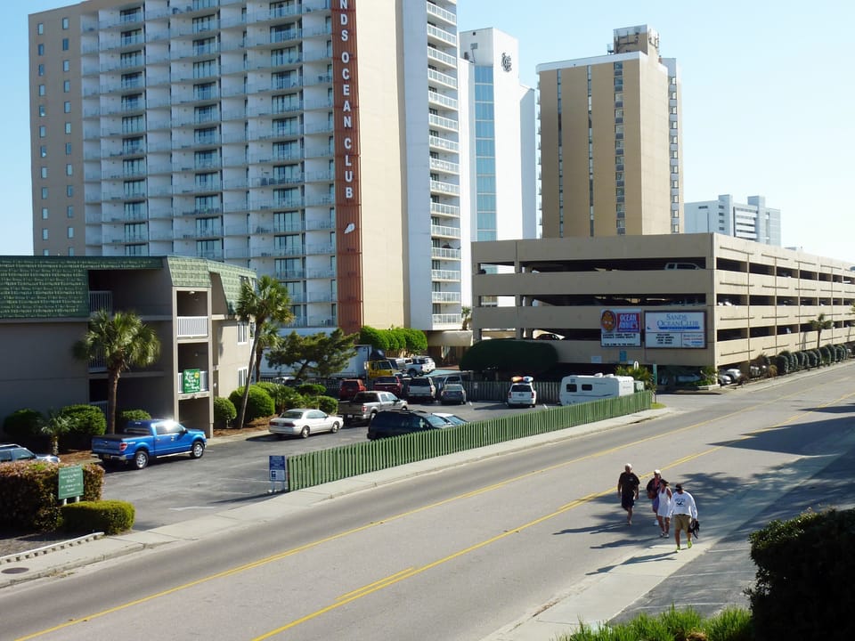 From the unit it's just a short walk to Ocean Annie's and entertainment!