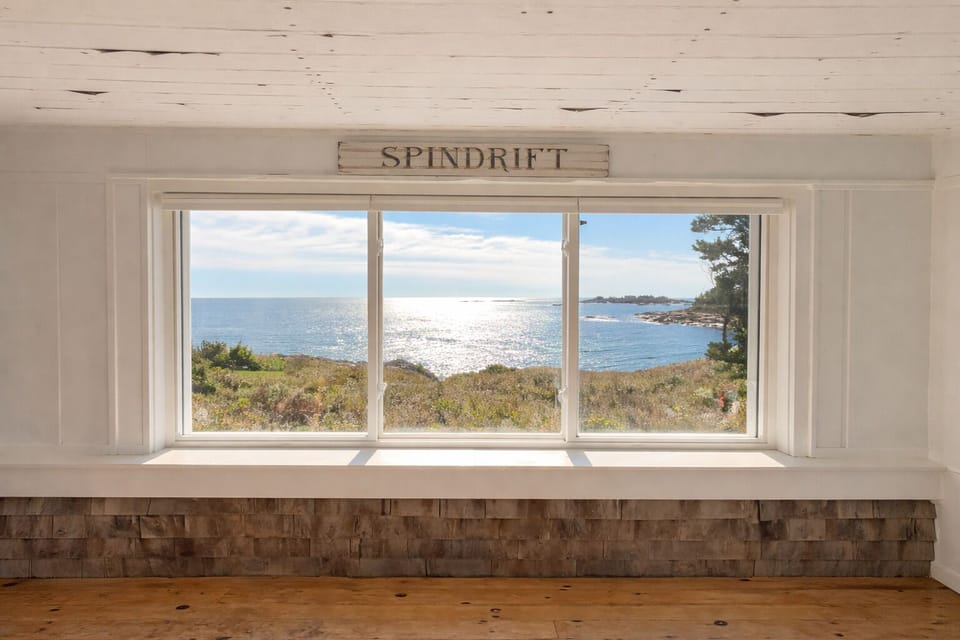 Sunporch with open ocean views.