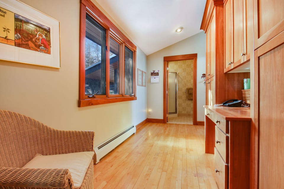 upstairs guest area desk and bathroom