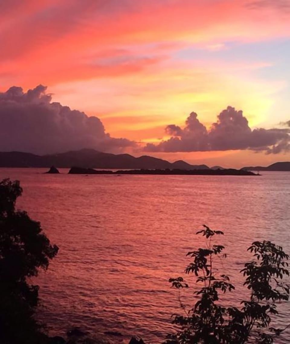 Seaside Vista's fabulous sunsets from your private beachfront cottage.