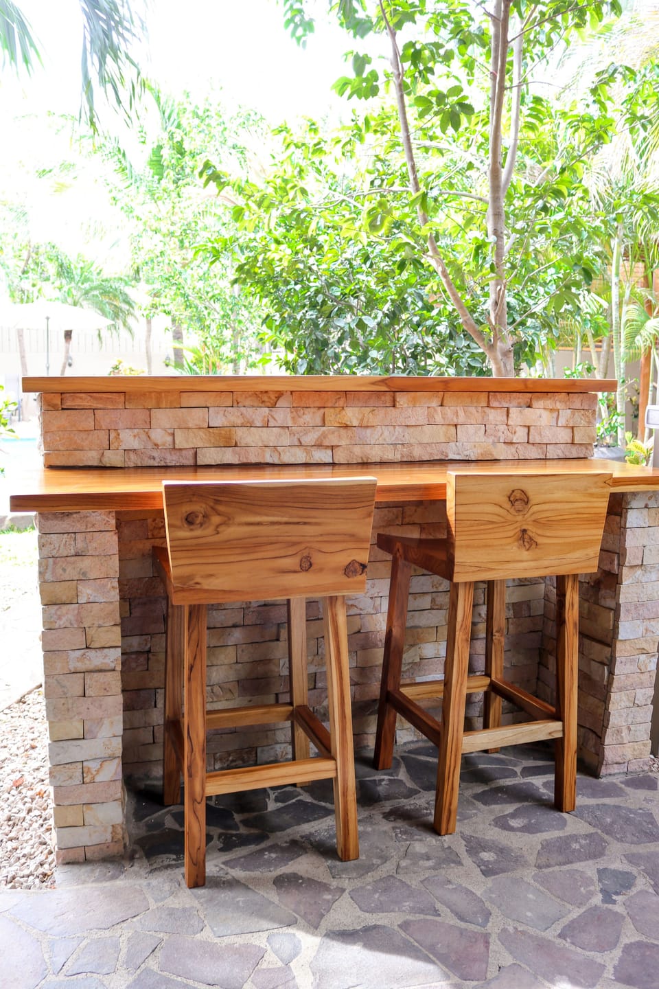 Teak wood outdoor bar with bar stools 