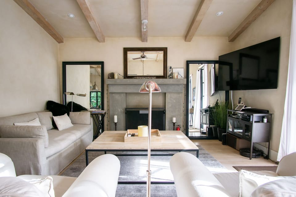 65" Sony with YouTubeTV, Netflix, Hulu, Apple TV & HBO Max