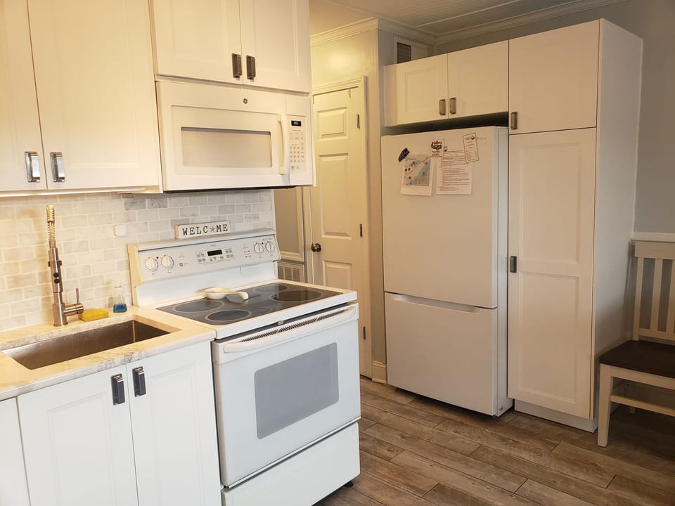 Large Pantry to store your groceries