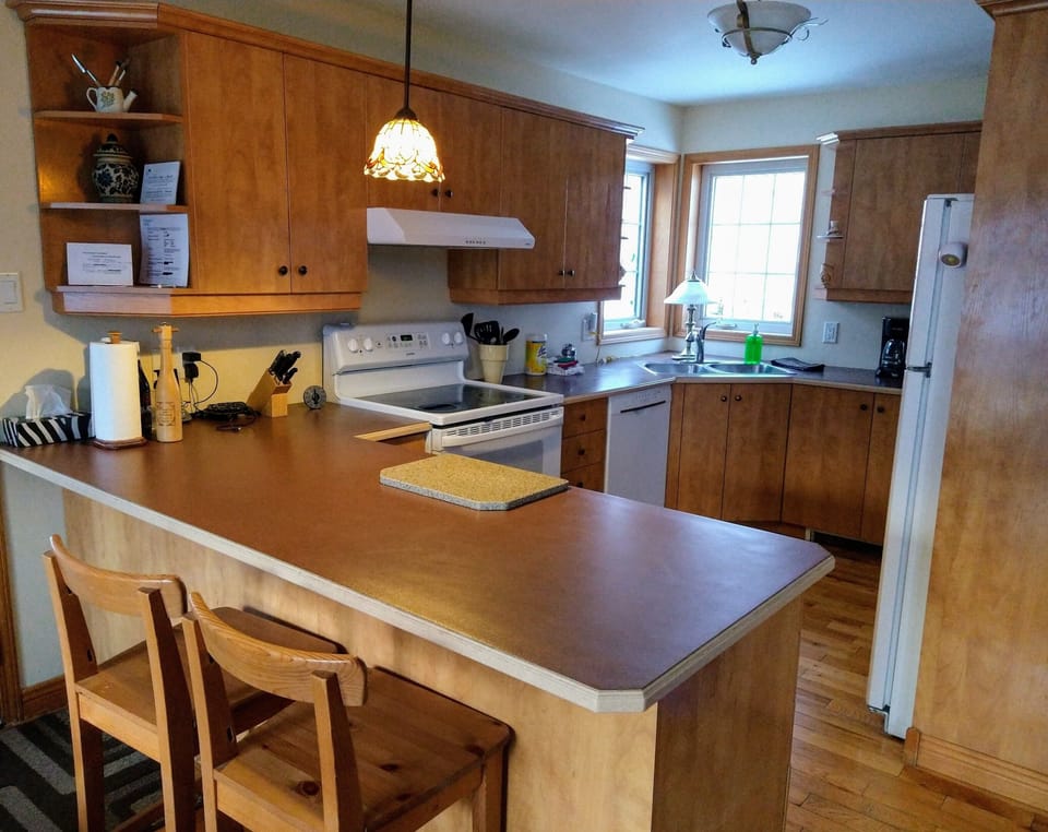 A fully equipped kitchen