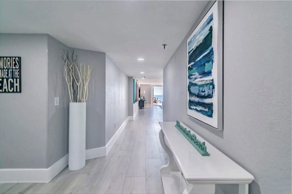  A entryway with a view.