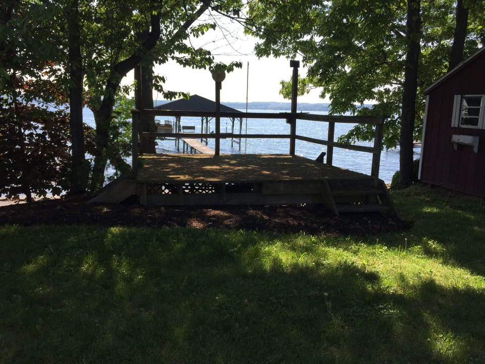 Overlook at lakefront 