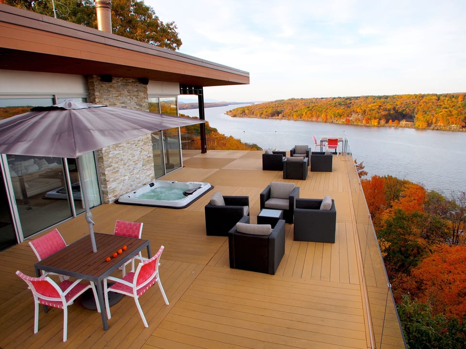 Deck & hot tub overhang 200' bluff jutting out in Hudson River.