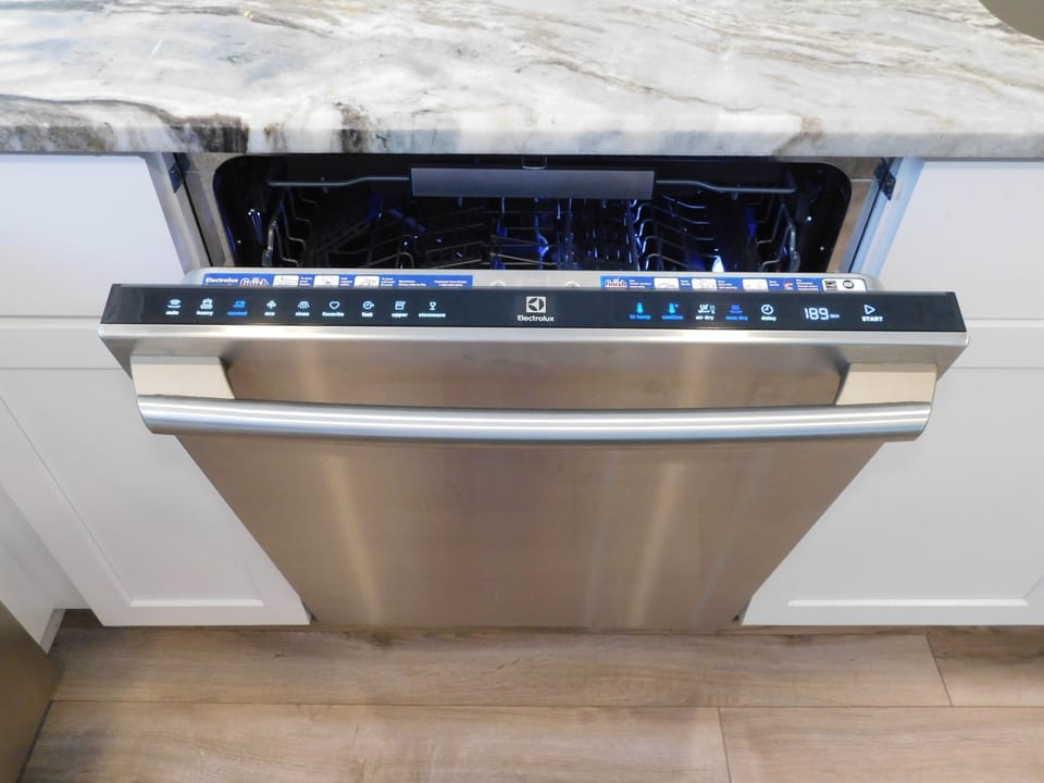 Professional Dishwasher with High Temperature Sanitization Cycle!