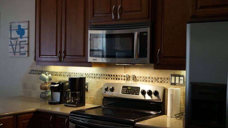 kitchen appliances & coffee bar
