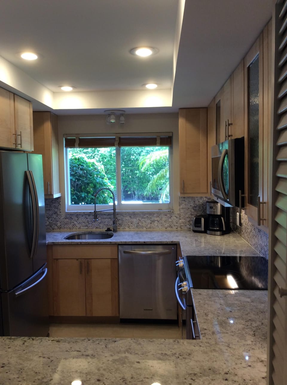 Lots of counter space for preparing meals and snacks