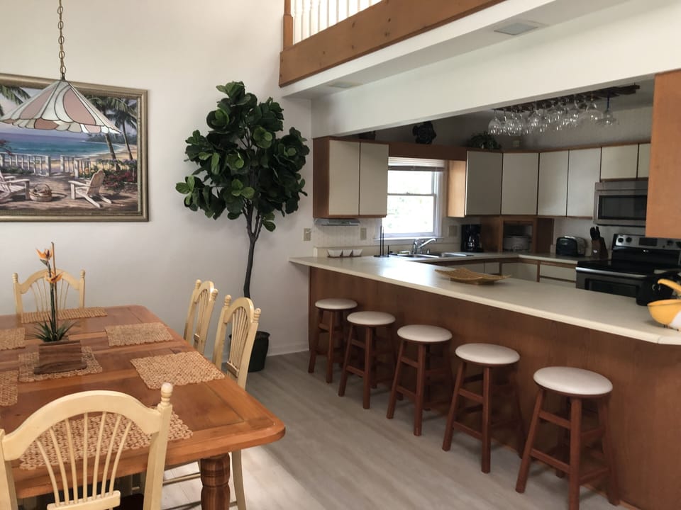 Dining Area ~ Open Bar Area