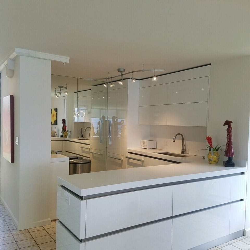 Enjloy our new kitchen with top of the line Miele appliances!