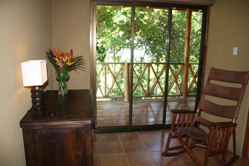 Master bedroom to upstairs balcony