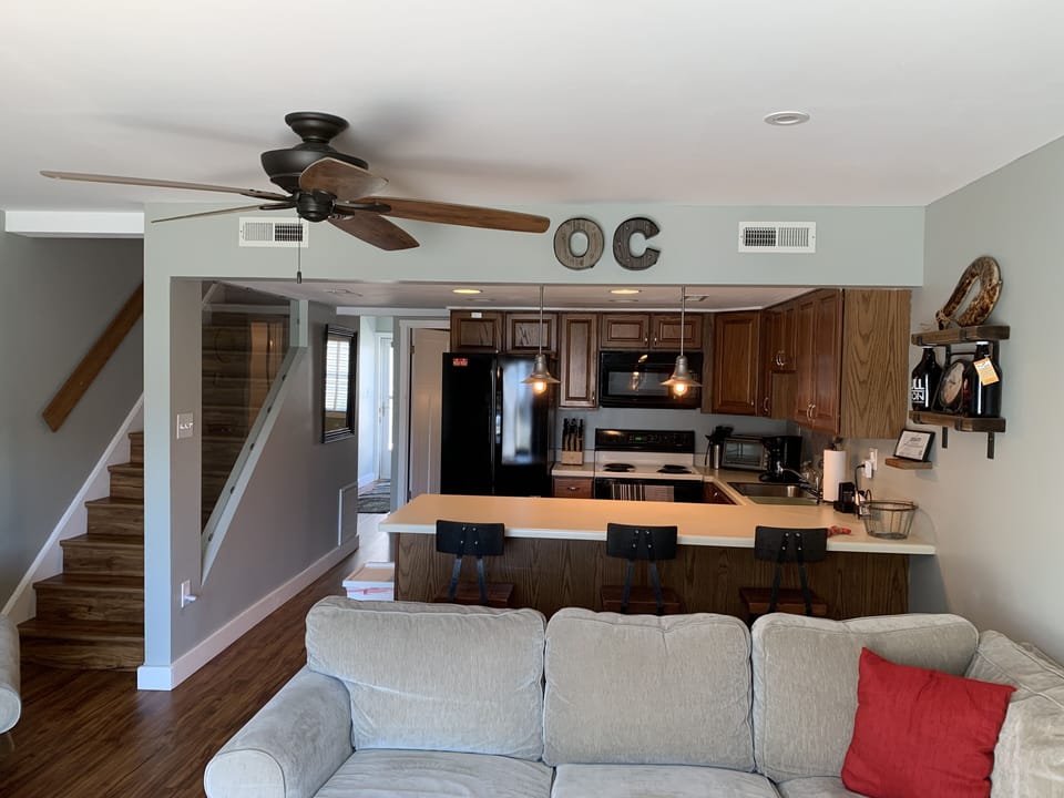Living Room Photo 5