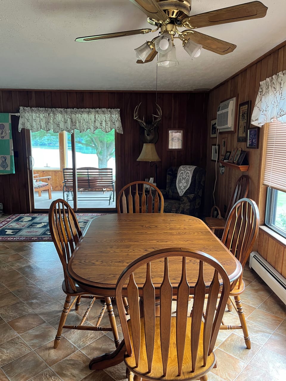 Upstairs dining area 