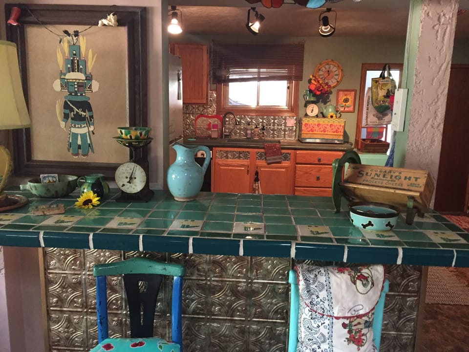 Breakfast Bar /Kitchen 