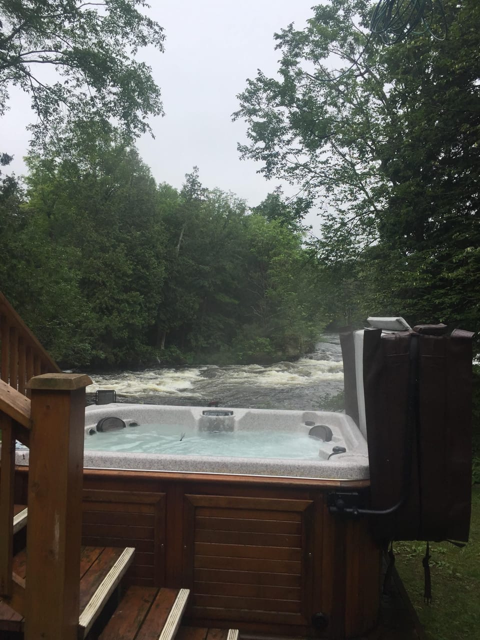 The hottub is always ready for you to enjoy.   New cover May 2021. 