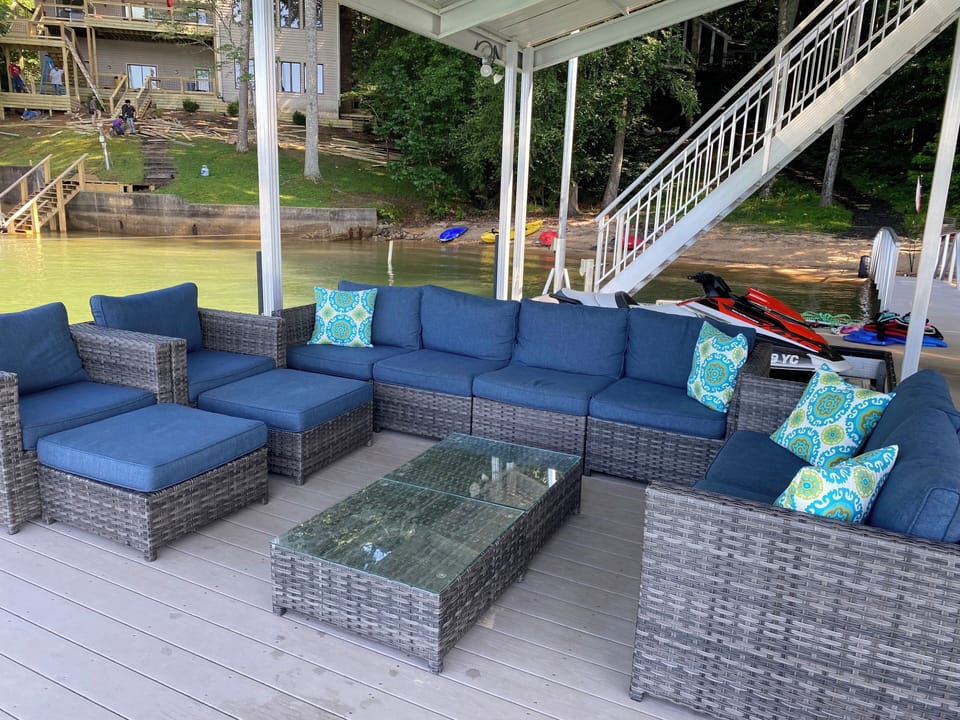 Seating are on dock 

