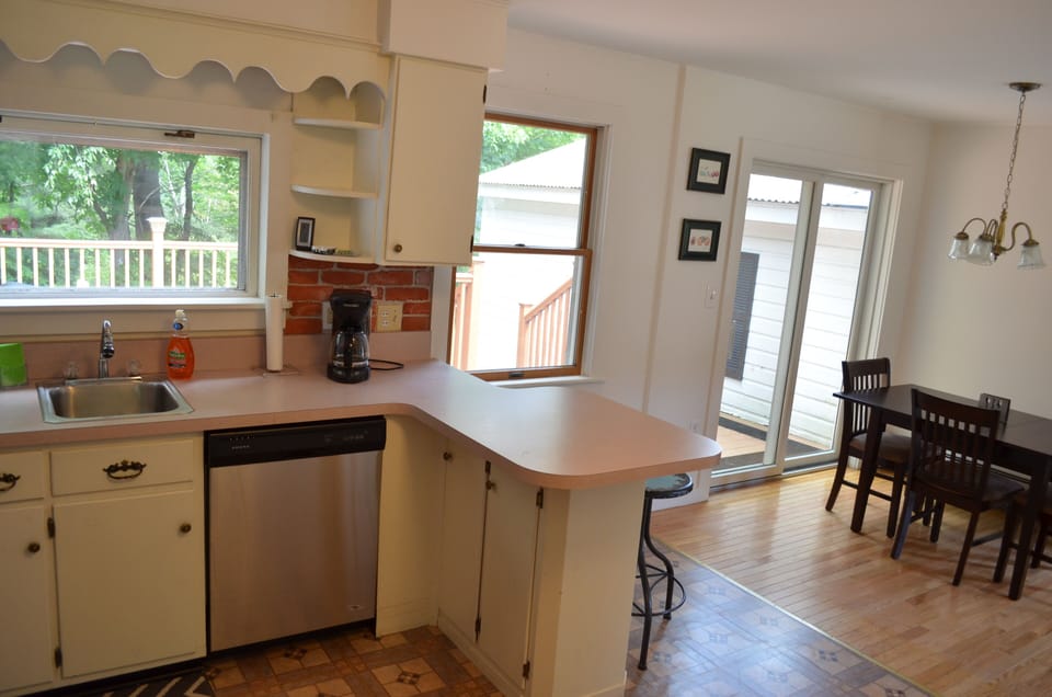Kitchen & Deck Access 